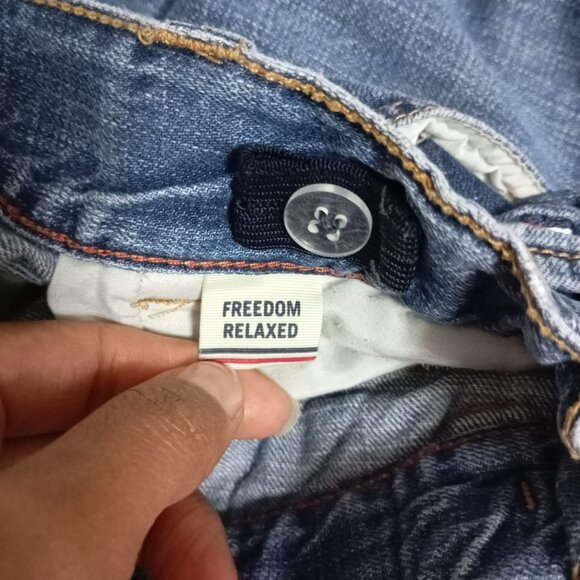 Tommy Hilfiger Freedom Relaxed Fit Denim Jeans Boys Size 16 Classic Straight Leg - Picture 5 of 12